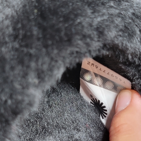 Ugg Fluff Yeah slippers size 7 black platform - Picture 3 of 8